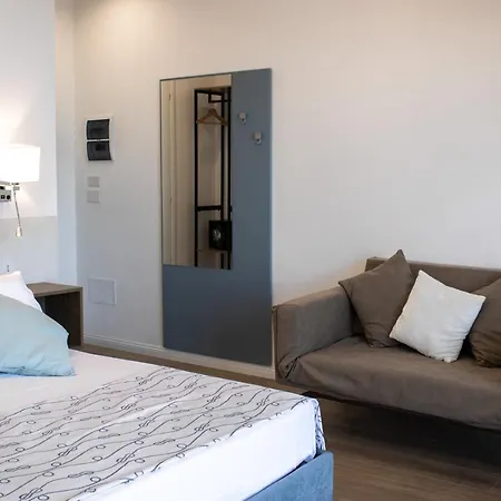 1531 Jackson 3* 스칼레아